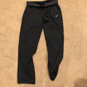Women’s Nike Therma Sweatpants